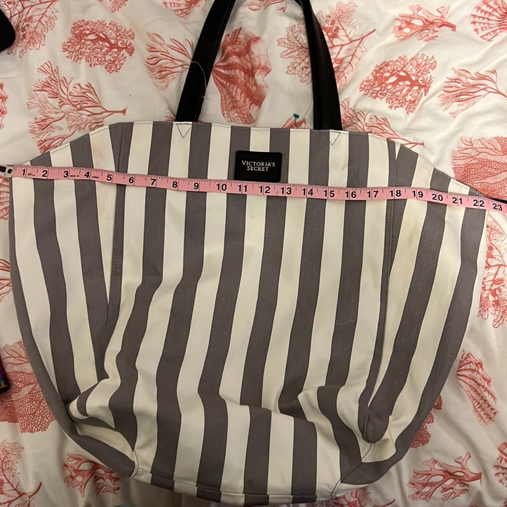 Deleting!!! Victorias Secret Tote - Picture 6 of 9